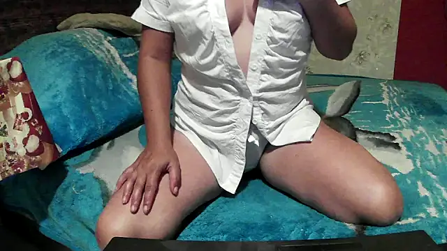 LisaPuree online show from September 13, 5:57 pm