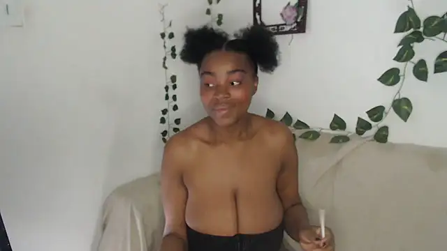 Snapshot of lyssyhorny chatting on September 25, 1:04 pm lyssyhorny online show from September 25, 1:04 pm