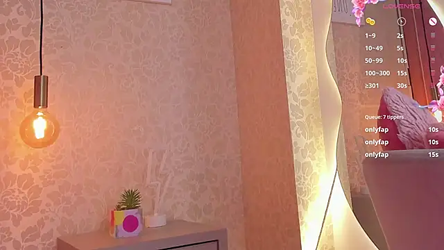 salome-brown online show from December 19, 3:40 am