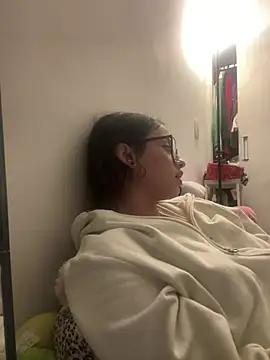 Snapshot of salome-brown chatting on May 2, 1:32 am salome-brown online show from May 2, 1:32 am