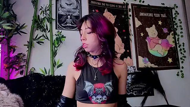 Snapshot of Nyx_nayla chatting on April 20, 7:37 pm Nyx nayla online show from April 20, 7:37 pm