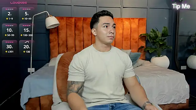 Snapshot of Ryan_Hunt chatting on February 1, 1:09 pm Ryan Hunt online show from February 1, 1:09 pm