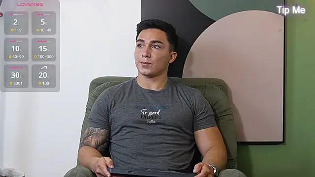 Snapshot of Ryan_Hunt chatting on February 14, 2:44 pm Ryan Hunt online show from February 14, 2:44 pm