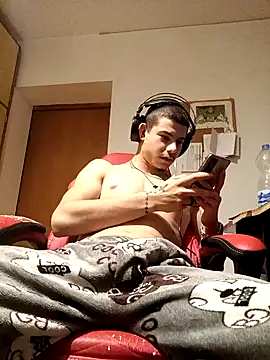 BigDickEnrg7195 online show from December 1, 9:48 pm