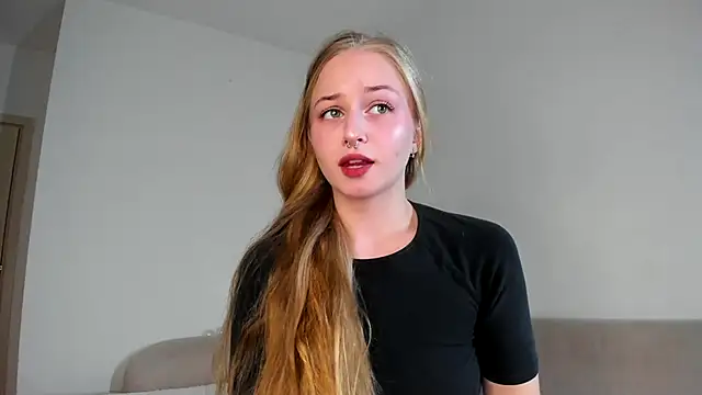 Snapshot of MiaMews chatting on November 5, 12:16 pm MiaMews online show from November 5, 12:16 pm