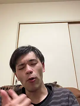 Snapshot of ryusei18570 chatting on February 14, 5:57 pm ryusei18570 online show from February 14, 5:57 pm