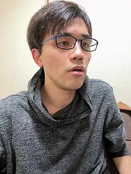 Snapshot of ryusei18570 chatting on February 25, 3:05 pm ryusei18570 online show from February 25, 3:05 pm