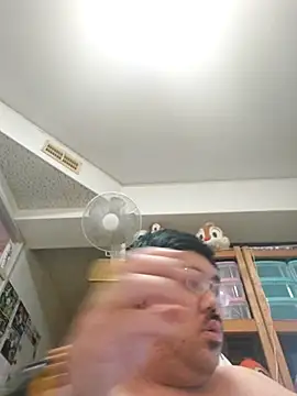 Snapshot of zeusu0095 chatting on February 3, 6:40 am zeusu0095 online show from February 3, 6:40 am