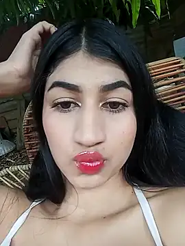 Julix A online show from January 3, 6:35 pm