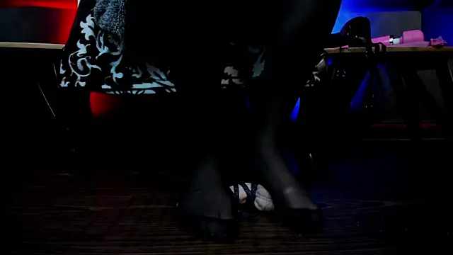 Snapshot of IvanaFetish chatting on January 28, 7:53 am IvanaFetish online show from January 28, 7:53 am