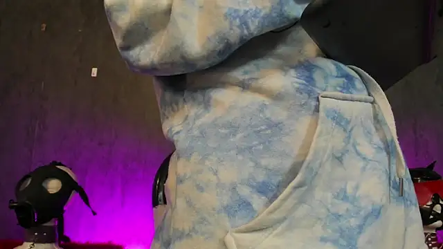 Snapshot of IvanaFetish chatting on February 22, 4:18 am IvanaFetish online show from February 22, 4:18 am