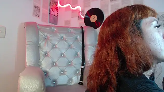 Snapshot of IvanaFetish chatting on October 9, 10:08 pm IvanaFetish online show from October 9, 10:08 pm