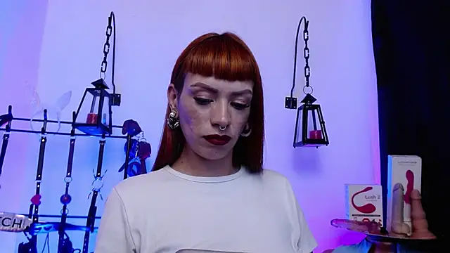 Snapshot of IvanaFetish chatting on November 12, 11:03 pm IvanaFetish online show from November 12, 11:03 pm