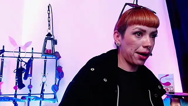 Snapshot of IvanaFetish chatting on November 29, 1:30 am IvanaFetish online show from November 29, 1:30 am