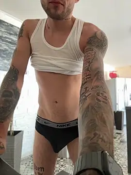 hottwoboys online show from July 4, 7:14 am