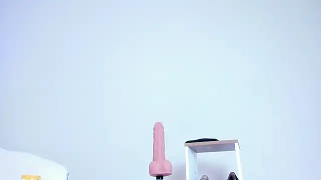 lannarusso  online show from September 17, 12:07 pm