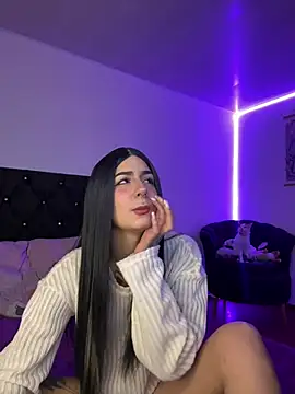 Snapshot of Alice_woodville chatting on December 15, 2:41 am Alice woodville online show from December 15, 2:41 am