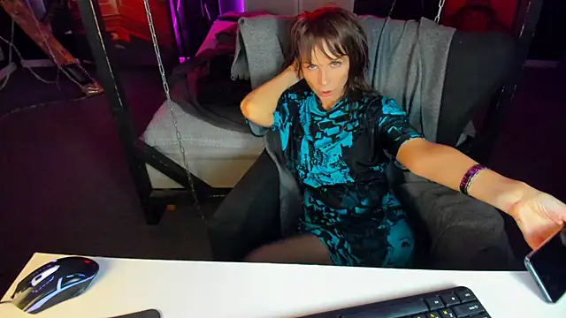 Elizabe th online show from March 16, 4:09 am