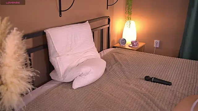  AlinaBailey online show from January 20, 11:35 am