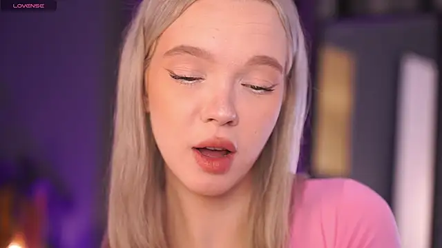  AlinaBailey online show from February 6, 7:45 am