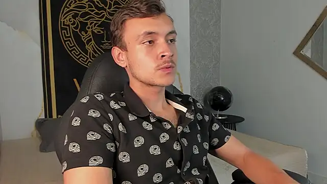 Desmon Clark online show from January 15, 1:12 am