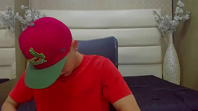 Desmon Clark online show from March 16, 2:32 am