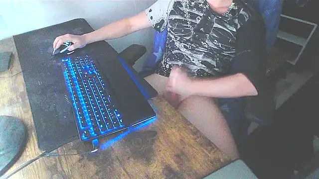 Snapshot of WouldLovetoFuckYou666 chatting on December 8, 5:11 pm WouldLovetoFuckYou666 online show from December 8, 5:11 pm