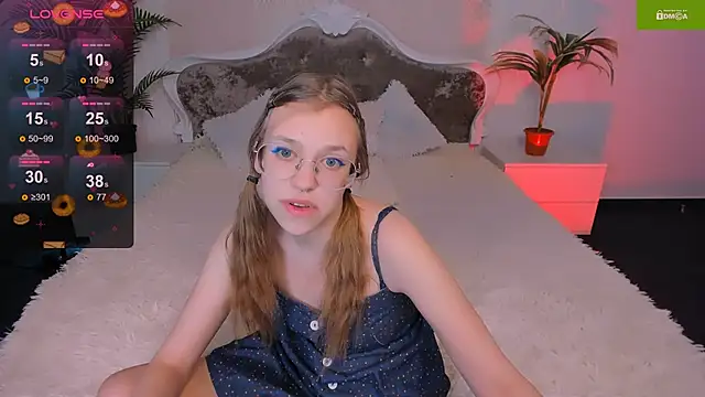 LayriantaVee online show from January 13, 1:49 pm