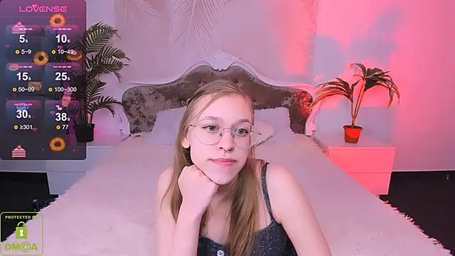 LayriantaVee online show from February 12, 7:13 am