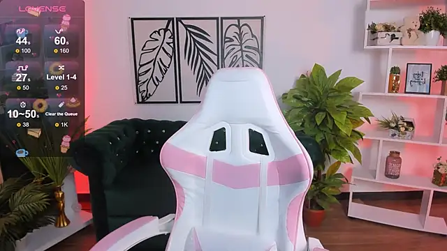 LayriantaVee online show from February 21, 6:51 am