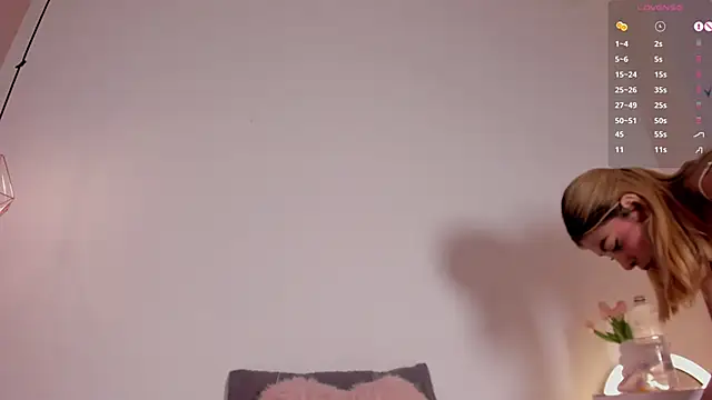 shysweets online show from April 15, 12:23 pm