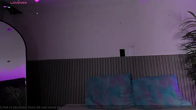 valentina lux online show from March 13, 7:31 pm