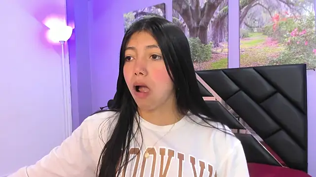 KimberlyVillaLobos online show from September 30, 1:38 pm