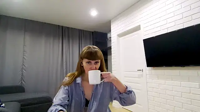 Daniella Lorente online show from December 19, 11:45 pm