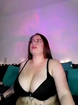 soofy   online show from November 17, 5:24 am