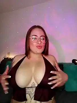 soofy   online show from March 7, 3:03 am