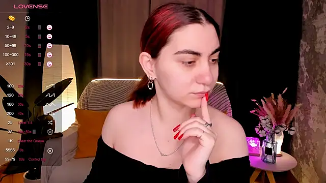 hannacheekss  online show from February 10, 2:04 am