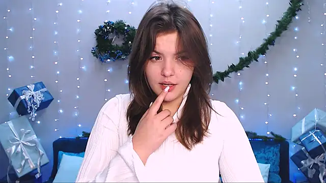 Snapshot of showmeparadise chatting on December 6, 6:15 am showmeparadise online show from December 6, 6:15 am