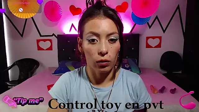 Snapshot of Tefannyy_ chatting on February 12, 10:15 pm Tefannyy online show from February 12, 10:15 pm