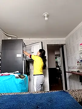 Snapshot of Tefannyy_ chatting on February 14, 3:36 pm Tefannyy online show from February 14, 3:36 pm