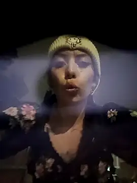 Snapshot of Tefannyy_ chatting on March 13, 12:27 am Tefannyy online show from March 13, 12:27 am