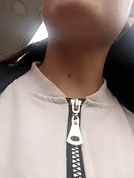 Snapshot of Tefannyy_ chatting on March 17, 3:50 pm Tefannyy online show from March 17, 3:50 pm