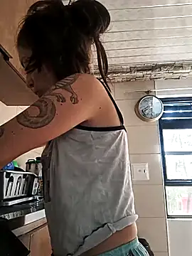 Snapshot of Tefannyy_ chatting on October 9, 1:42 pm Tefannyy online show from October 9, 1:42 pm