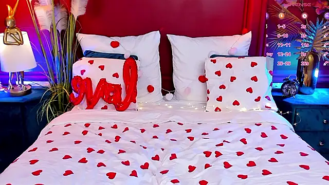 Snapshot of GiaCale chatting on February 12, 1:17 pm GiaCale online show from February 12, 1:17 pm