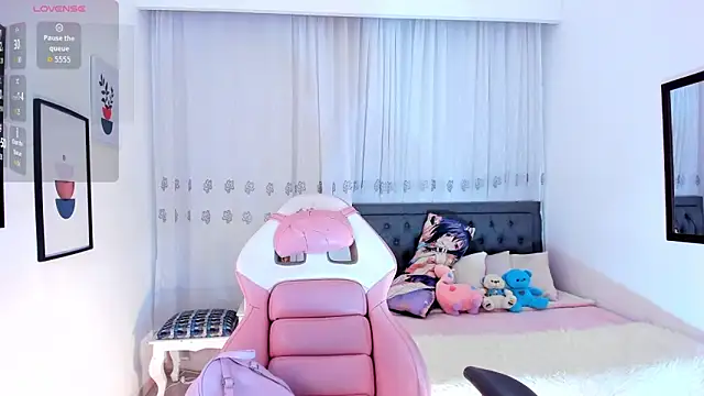 yenny garcia online show from February 28, 1:23 pm