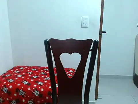 Snapshot of AllisonMillerHot chatting on February 27, 11:10 am AllisonMillerHot online show from February 27, 11:10 am