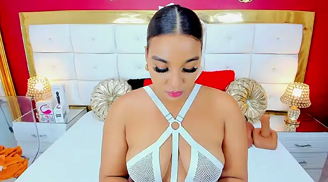 Snapshot of EileenBenzon chatting on December 15, 3:34 am EileenBenzon online show from December 15, 3:34 am