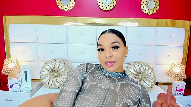 Snapshot of EileenBenzon chatting on December 18, 10:57 pm EileenBenzon online show from December 18, 10:57 pm