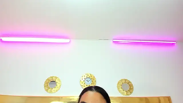 Snapshot of EileenBenzon chatting on January 29, 12:43 am EileenBenzon online show from January 29, 12:43 am