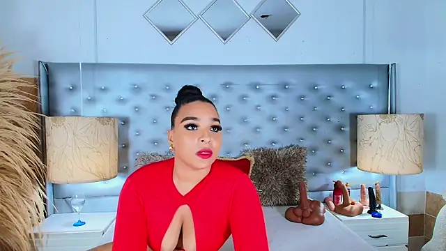 Snapshot of EileenBenzon chatting on March 4, 6:39 pm EileenBenzon online show from March 4, 6:39 pm